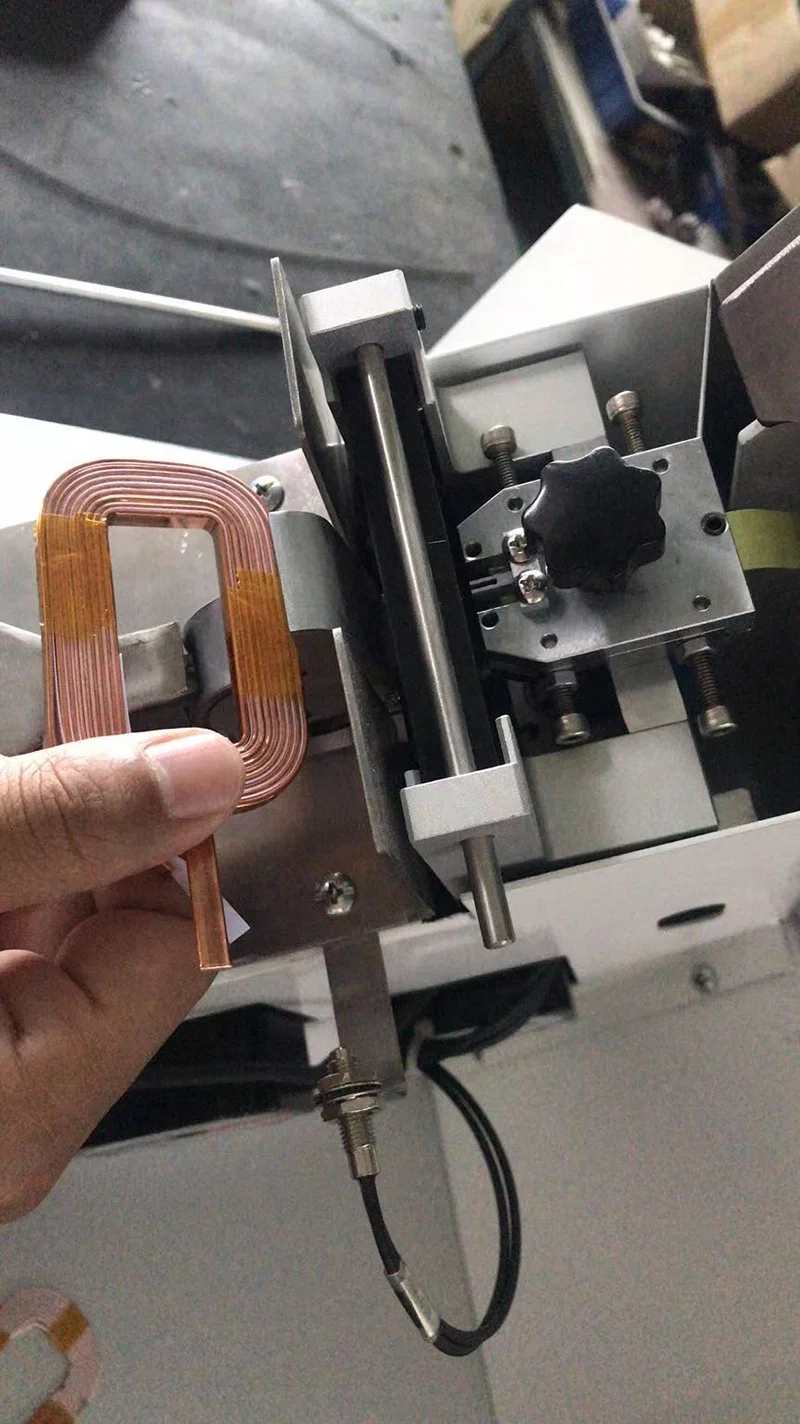 Máquina de gravação para bobinas de arame, máquina de bobina de fio de embrulho de fita adesiva semiautomática