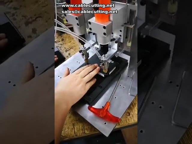Máquina Automática de Aperto para Parafusos Métricos e Sem Cabeça | Automação Industrial