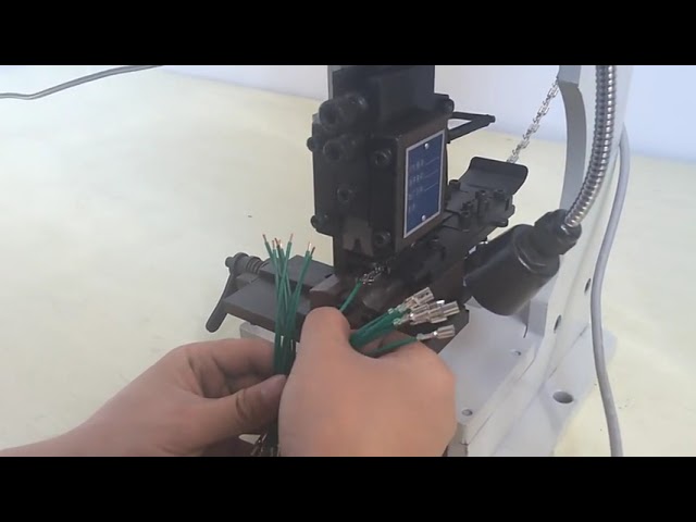 Máquina de Crimpagem Automática para Ferrolhos e Terminais