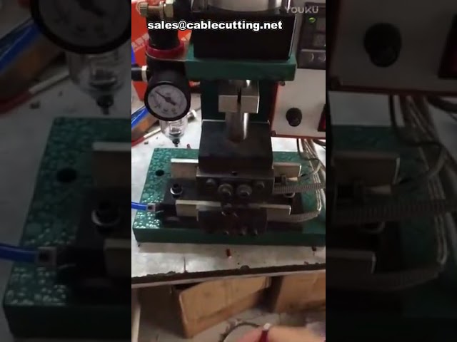 Máquina de Descascar Fios Vertical com Aquecimento Elétrico – Eficiência Industrial