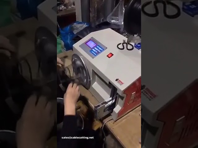 Máquina Automática de Enrolar e Amarrar Cabos Elétricos
