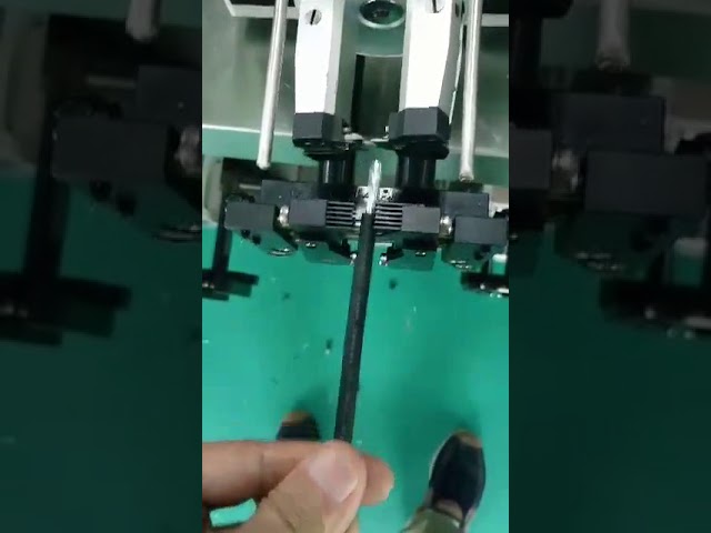 Máquina Semiautomática de Decapagem de Cabos Coaxiais | Eficiência e Precisão