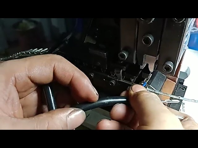 Máquina de Crimpagem de Fios e Terminais | Processamento Eficiente de Cabos