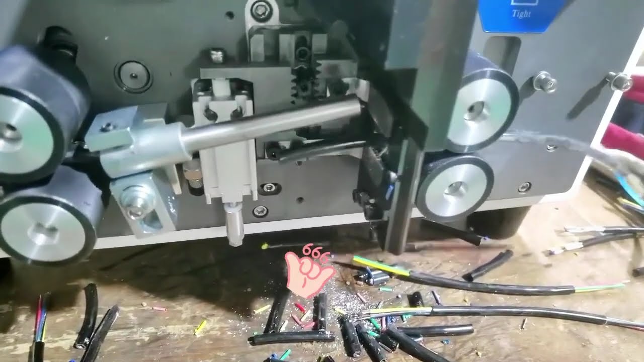 Máquina de Decapagem de Bainha Interna e Externa para Cabo de 5 Núcleos – Resultado que Satisfaz o Cliente