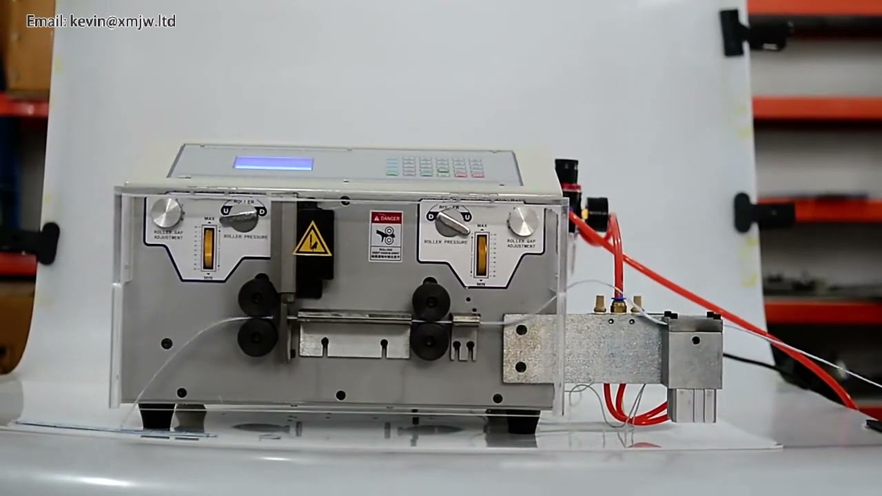 Máquina Automática de Decapar e Dobrar Fios SWT508PX2 – Cabos Planos Flexíveis 2-12P