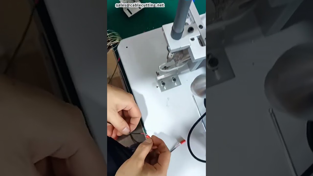 Máquina de Solda Automática com Clipe de Design Único - Eficiência Industrial