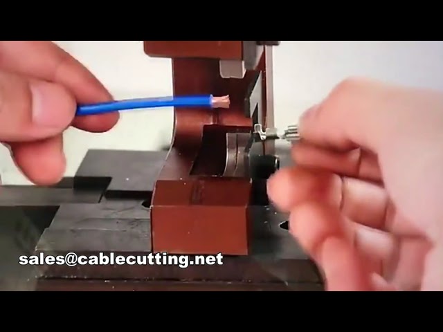Máquina de Injeção 2000 Mold – Precisão e Automação para Moldagem Plástica