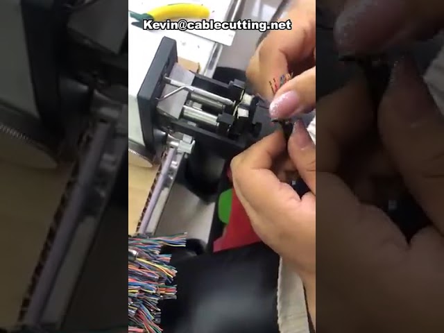 Nova Máquina de Descascamento de Núcleo de Cabos com Bainha