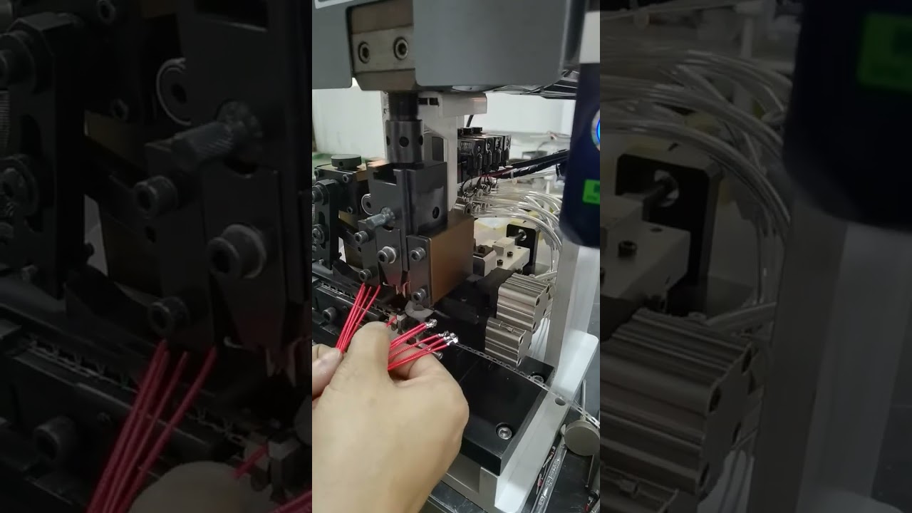 Máquina de Decapagem e Crimpagem para Terminais VH - Imagem Real #fábrica #máquina #ferramentas