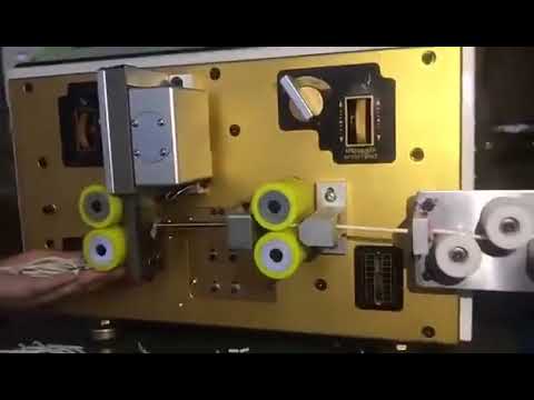 Máquina de Decapar Fios Automática com Alimentador e Endireitador de Rodas