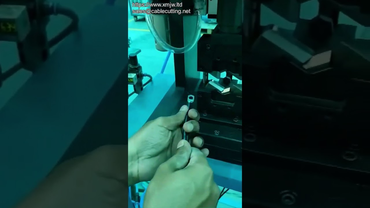 Máquina de Crimpagem de Terminais para Cabos Automotivos – Alta Precisão