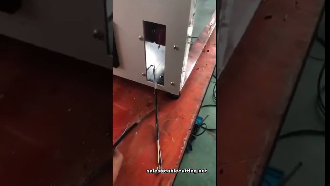 Máquina Automática de Decapagem de Cabos com Bainha Dupla - Eficiência Industrial