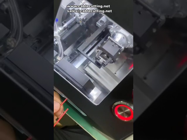 Máquina Automática de Crimpagem para Terminais Tubulares Não Isolados 4mm² - Decapagem de Cabos de 4 Lados