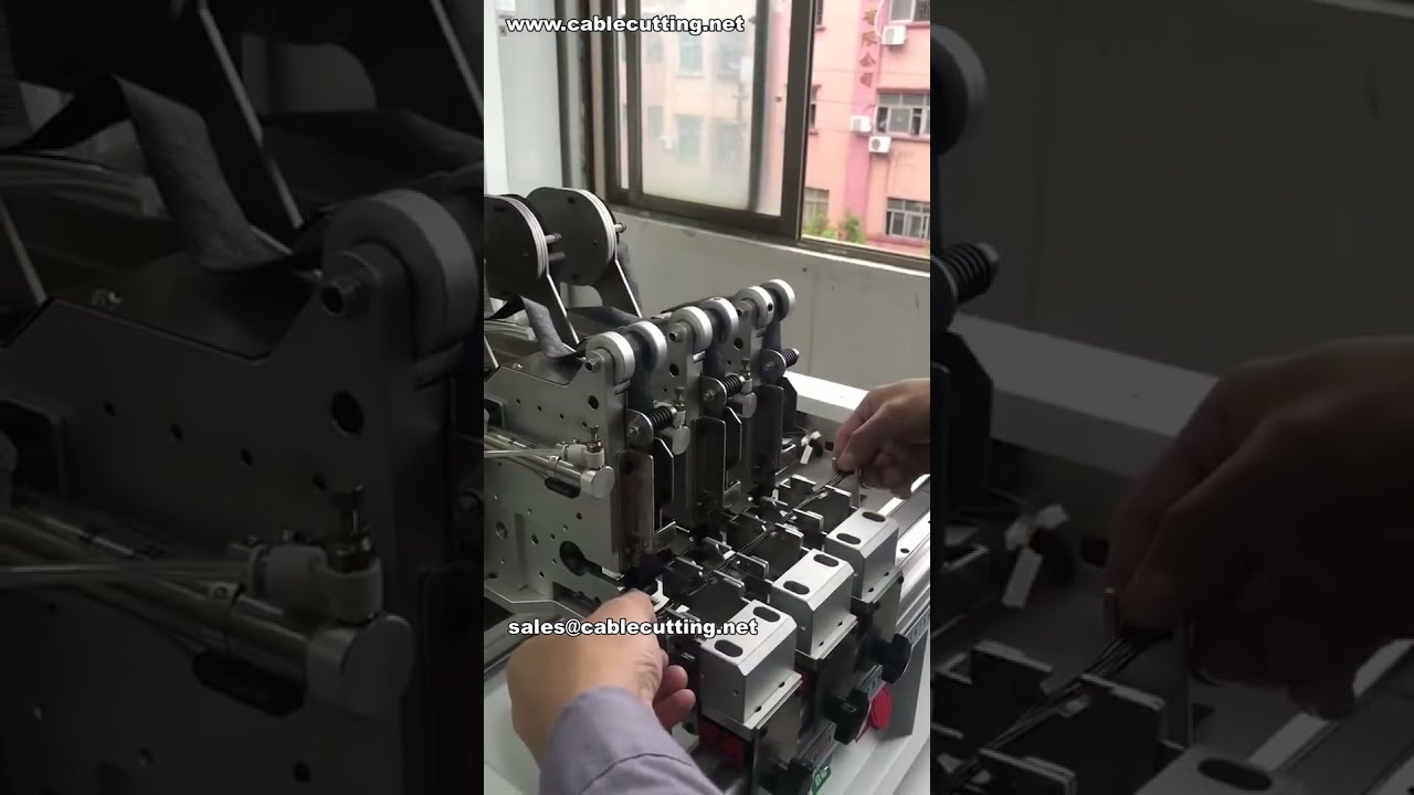 Máquina de Aplicação de Fita em 3 Pontos Simultâneos - Espaçamento Mínimo de 73mm
