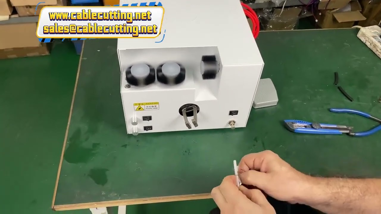 Máquina de Escovagem e Torção para Cabos Blindados e Trançados - Processamento de Fios Multipolares