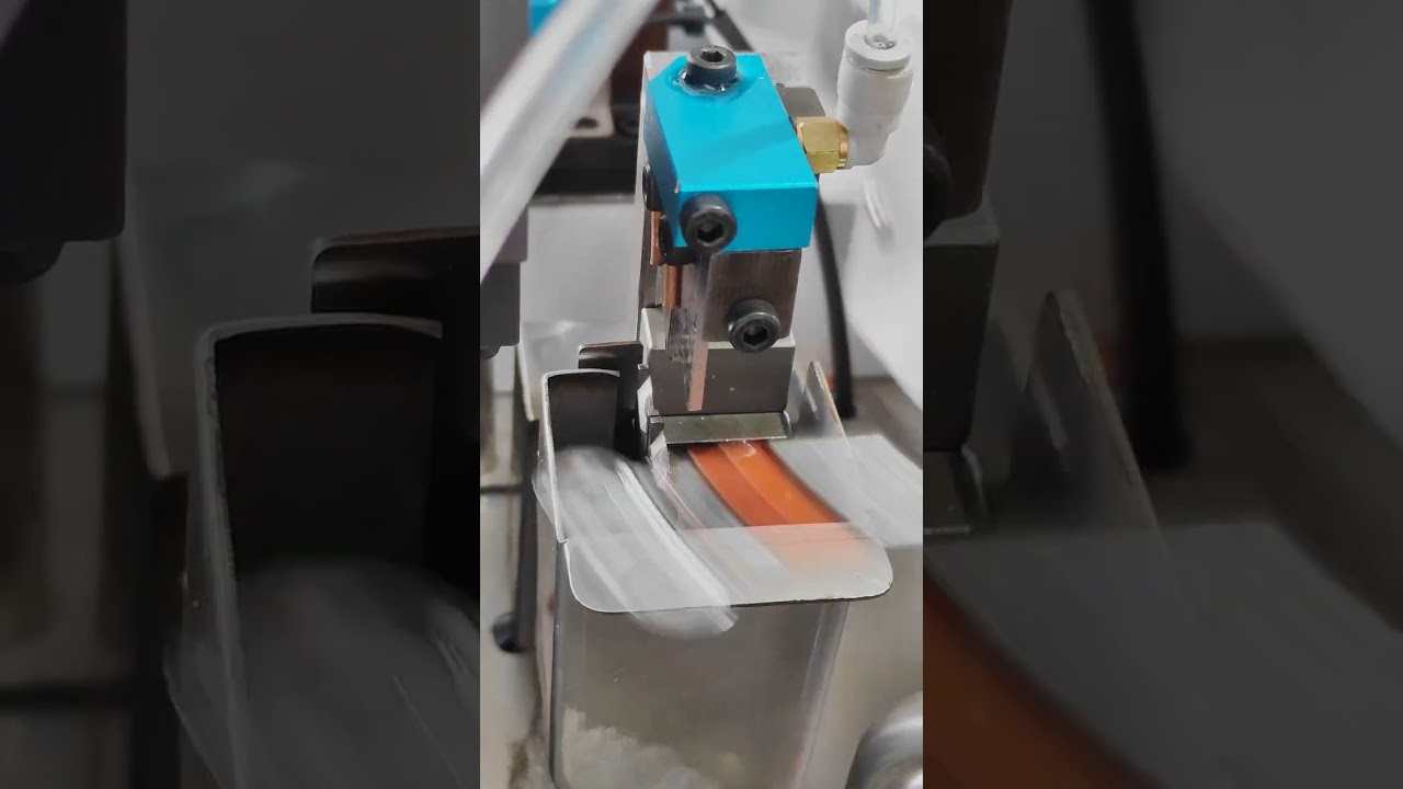 Crimpagem de Terminais para Chicotes de Alta Tensão em Veículos Elétricos #máquina #crimpagemdefios